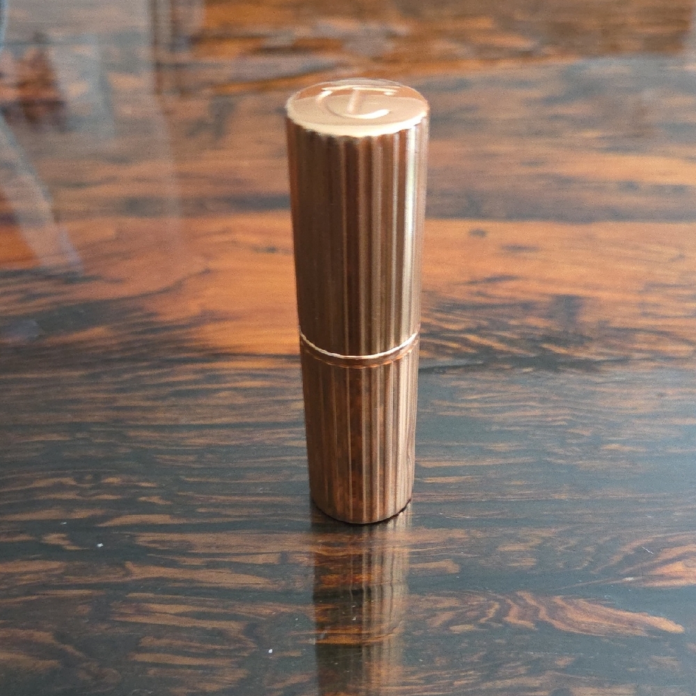 Charlotte Tilbury Pillow Talk Medium Matte Revolution Hydrating Lipstick